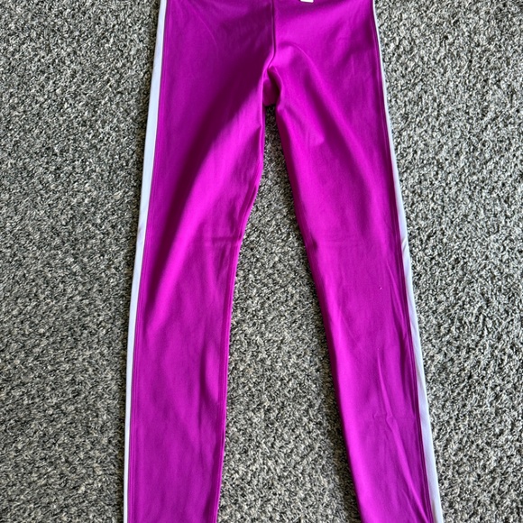 Brand New with tags Victorias Secret Pink Sports set - Picture 3 of 6